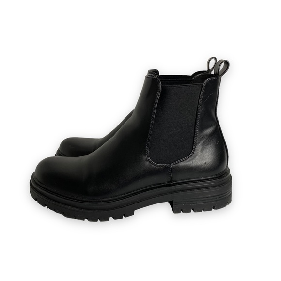 New Steve Madden - Black Chunky Boot - Size 40 (9) - Picture 3 of 9